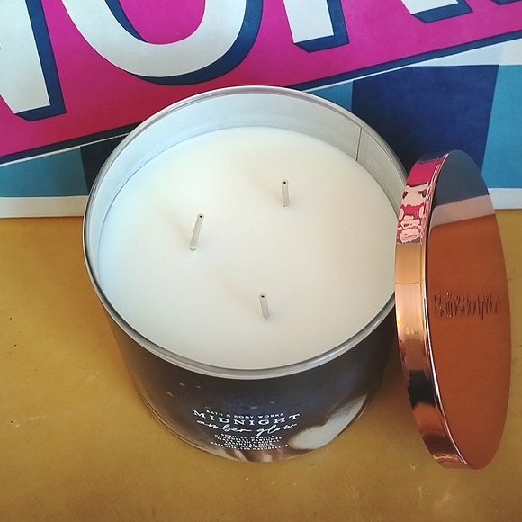 Brand New Bath & Body Works Midnight Amber Glow 3 Wick Candle - Picture 2 of 4